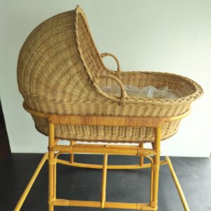 wiegje-2 Wicker cradle